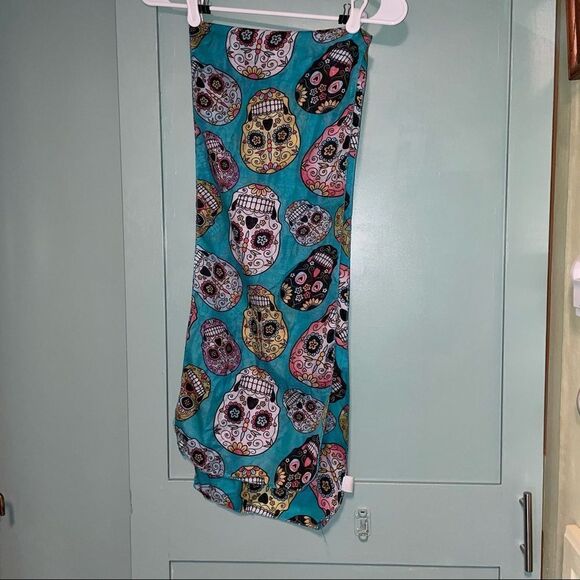 DAY of the Dead light scarf Dia de Los Muertos sugar skull Scarf - Picture 2 of 3